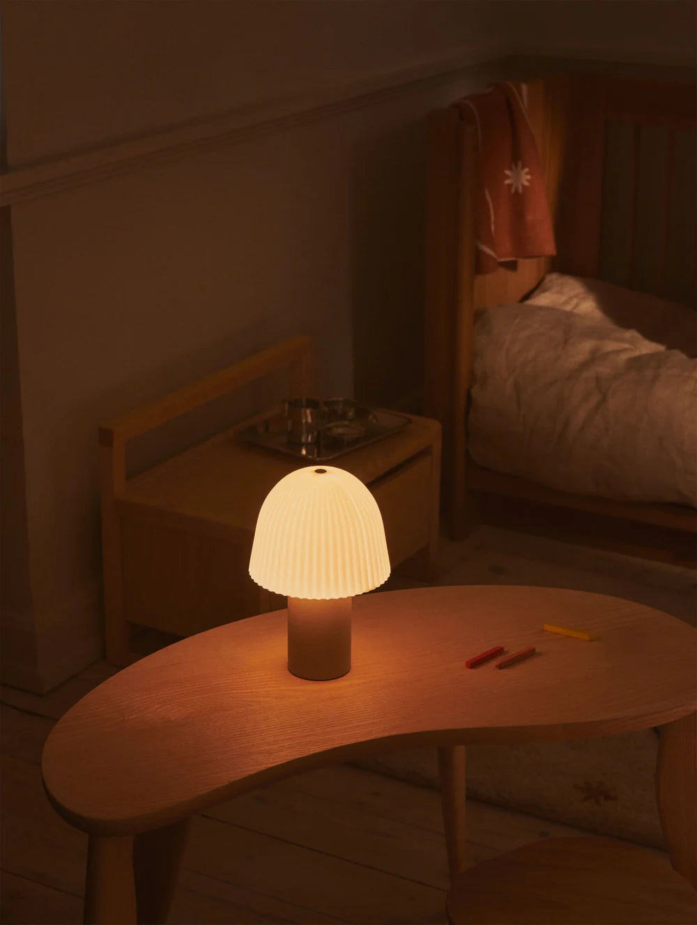 Ferm Living - Feve Kids Desk Kinderschreibtisch aus Eschenholz Natural Ash