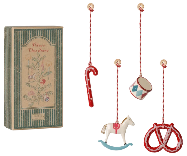 Maileg Metallornament Geschenkset Peter's Christmas – Rot/Blau