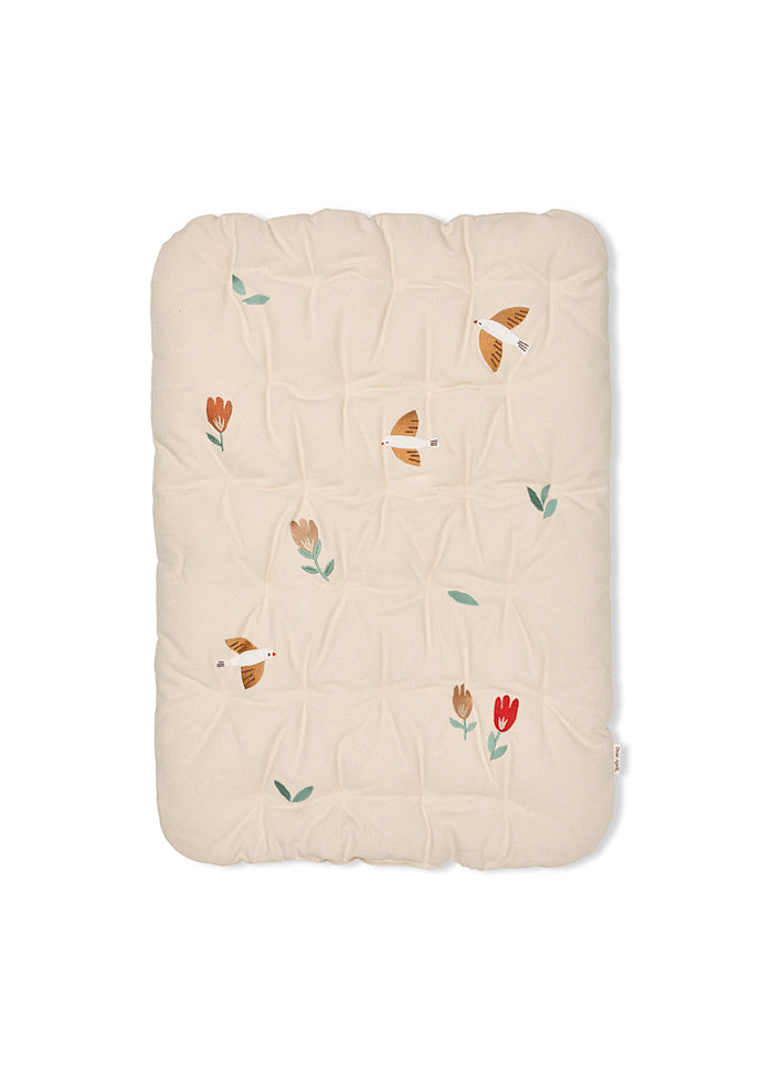 Embroidered play mattress Songbirds