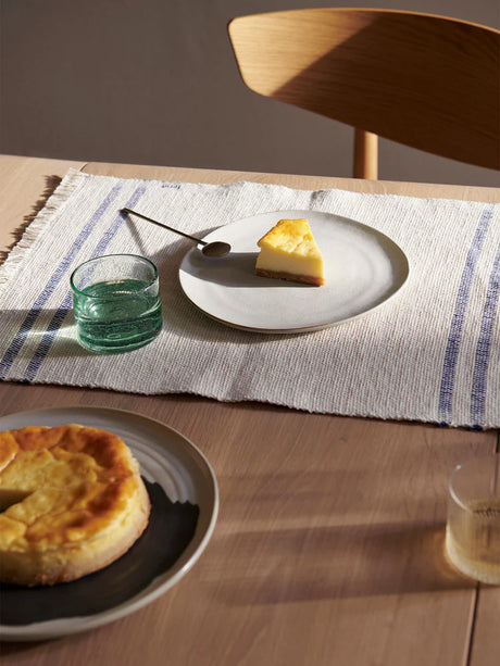 Ferm Living - Flow Plate Medium - Off-White Speckle