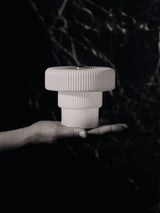 Ferm Living Ripple Tragbare LED-Lampe – Weiss