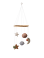 Skye Mobile von Ferm Living – Krippenmobile mit Mond, Sternen und Planeten aus Bio-Baumwolle