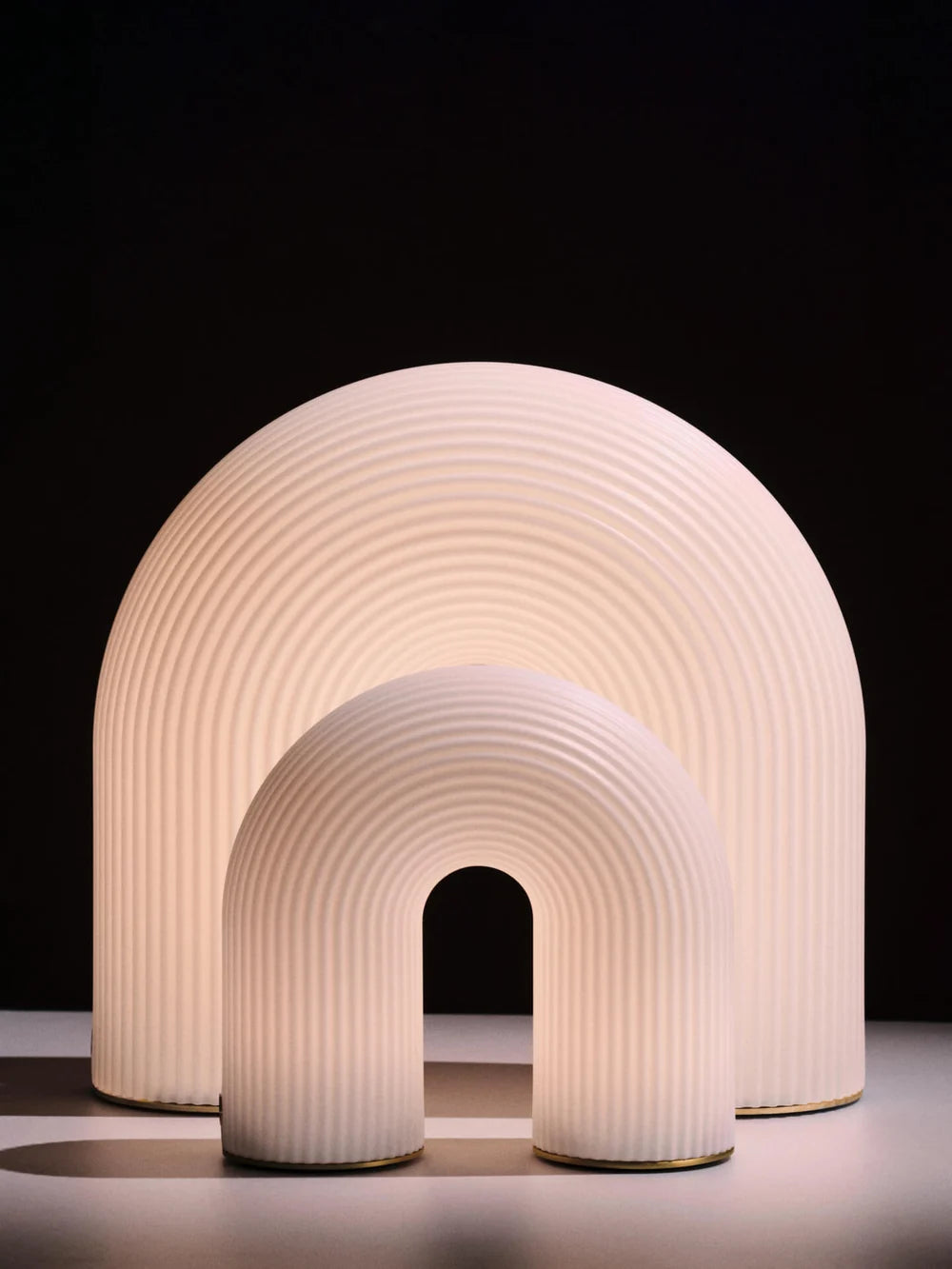 Vuelta table lamp