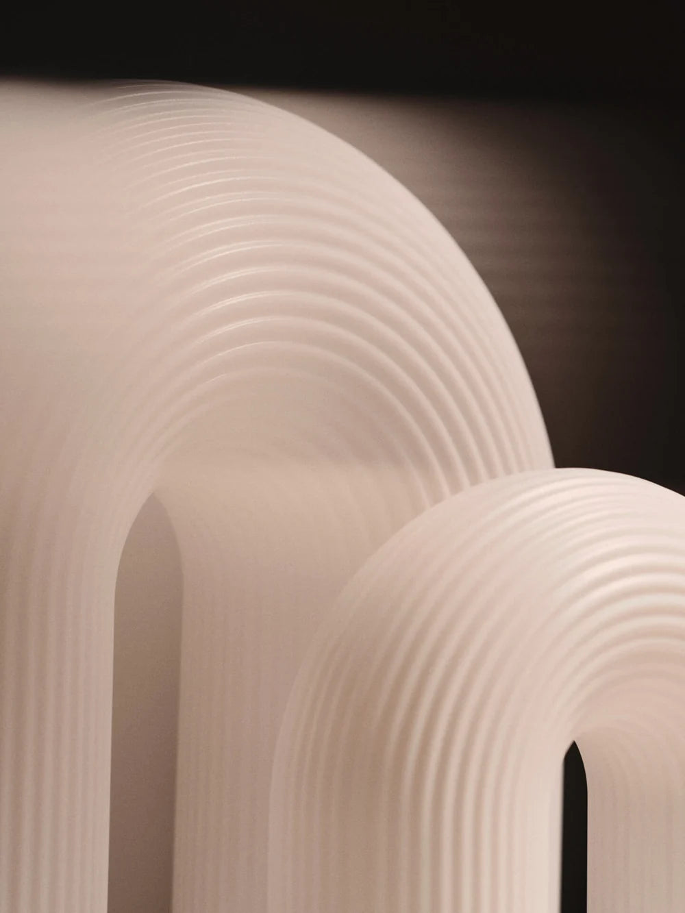 Vuelta table lamp