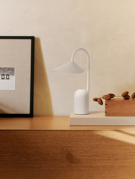 Arum table lamp