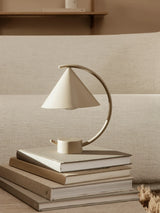 Ferm Living Meridian LED Akkuleuchte – Cashmere