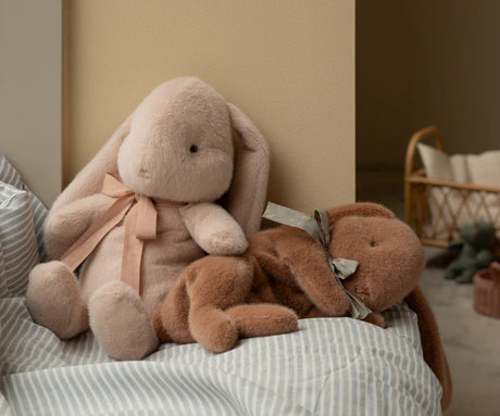 Maileg - Schlafender Plüsch Hase, Klein - Weiches Braun