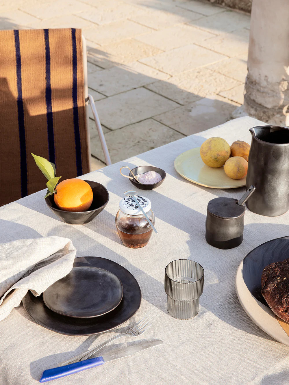 Ferm Living - Flow Plate Medium - Black