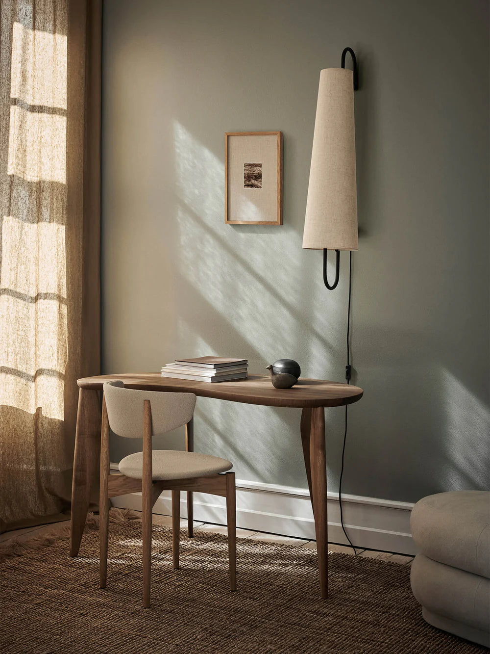 Ferm Living - Feve Desk Schreibtisch aus Walnussholz 117 cm