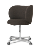 Ferm Living - Rico Esszimmer Drehstuhl Soft Bouclé Dark Brown