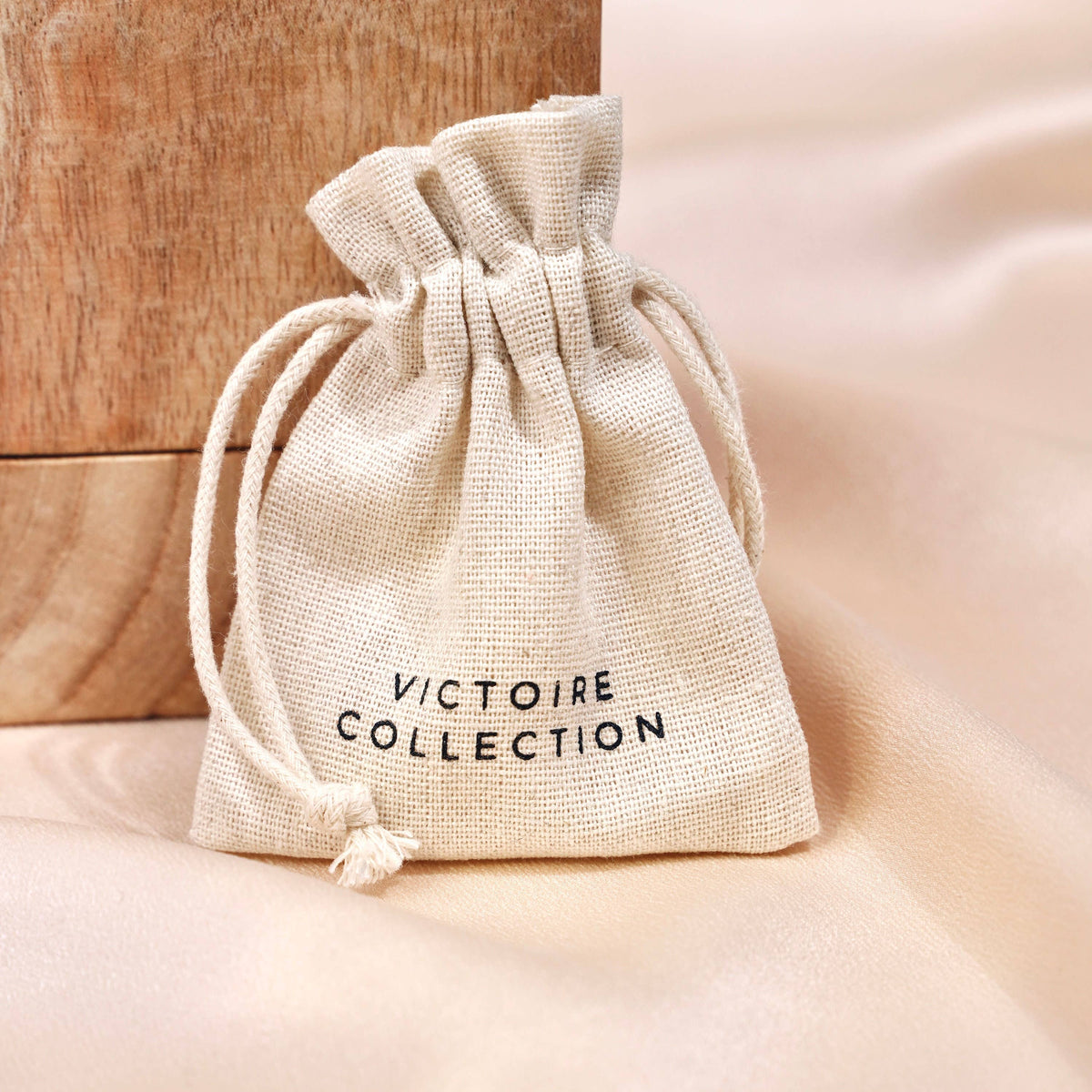 Victoire Collection Kugelkette mit Blumenanhängern – Gold