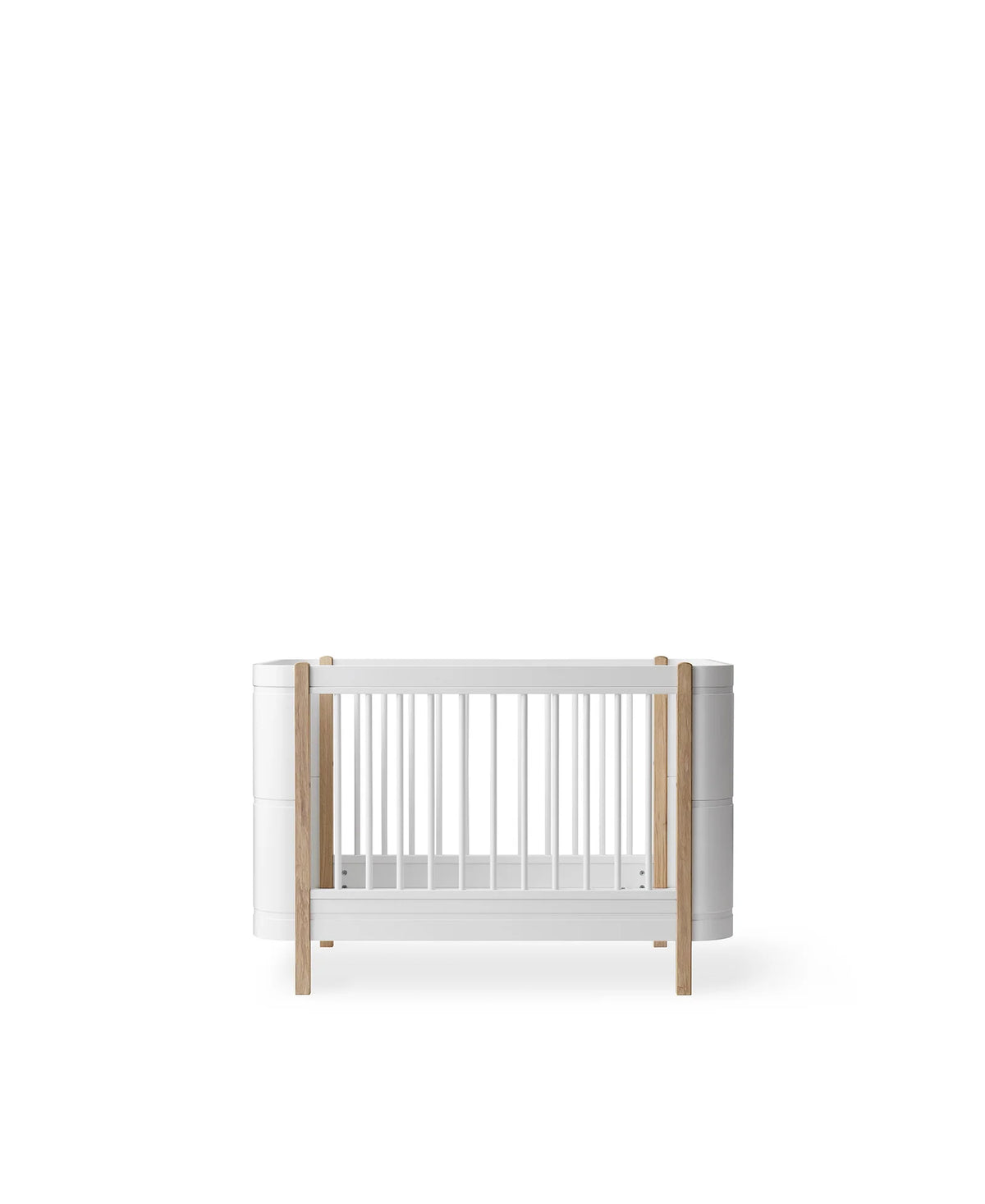 Oliver Furniture Wood Mini+ Babybett, Weiss/Eiche