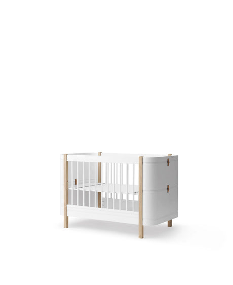Oliver Furniture Wood Mini+ Babybett, Weiss/Eiche