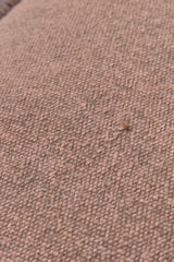 Lorena Canals Kissen aus recyceltem Baumwoll-Canvas – Soil Brown, 45 × 45 cm