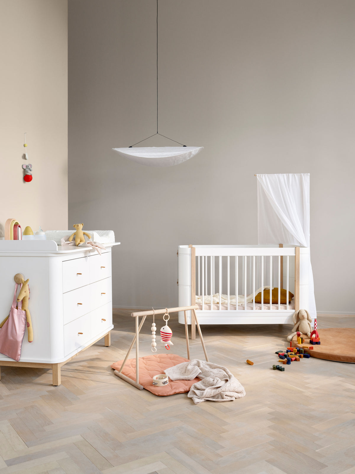 Oliver Furniture Wood Spieltrapez